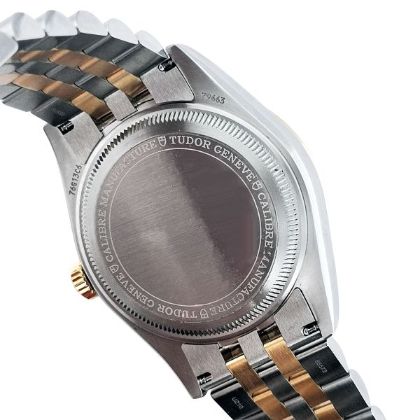 copy of MONTRE TUDOR BLACK BAY 39mm CADRAN NOIR BRACELET OR & ACIER