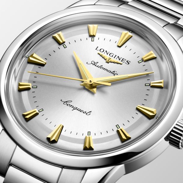 Montre Conquest Heritage 40mm Automatique Cadran Argenté Bracelet Acier