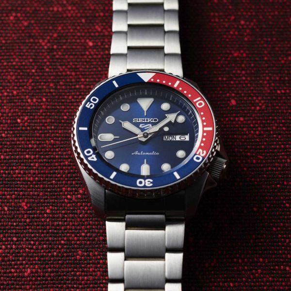 Montre Seiko 5 Automatique Pepsi Bracelet Métal