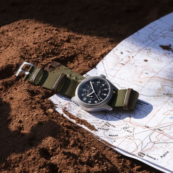 Montre Hamilton Khaki Field Mechanical Power Reserve 40mm Cadran Noir