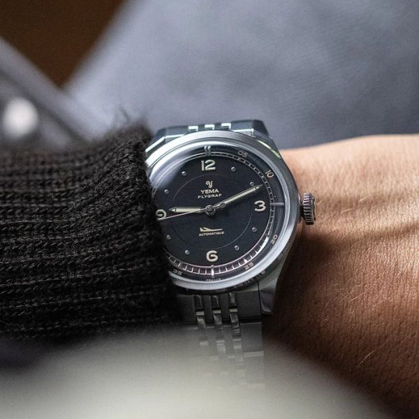 Montre Yema Flygraf Pilot Cadran Noir Bracelet Acier