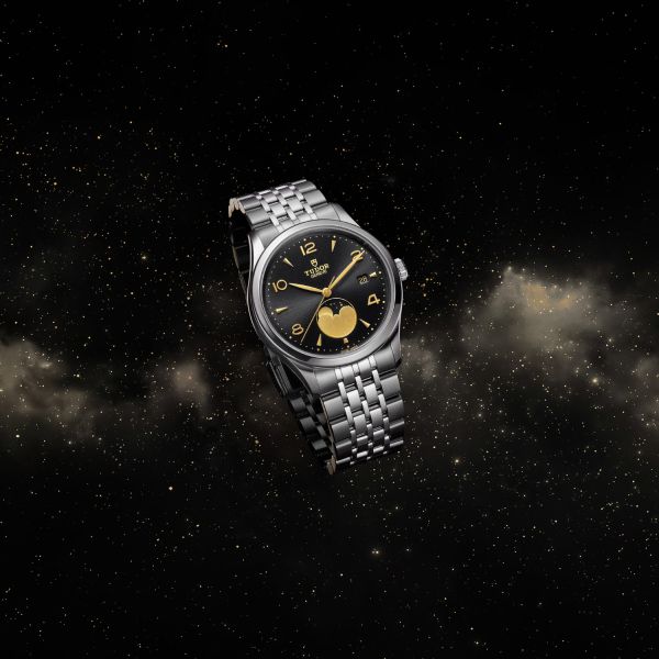 MONTRE TUDOR 1926 LUNA CADRAN NOIR BRACELET ACIER