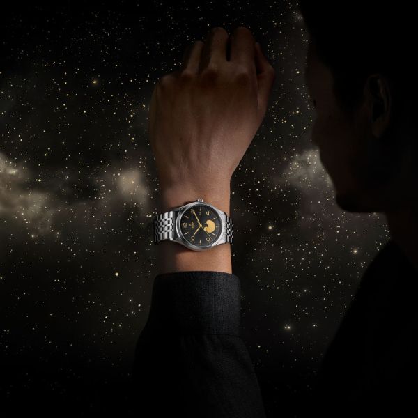 MONTRE TUDOR 1926 LUNA CADRAN NOIR BRACELET ACIER