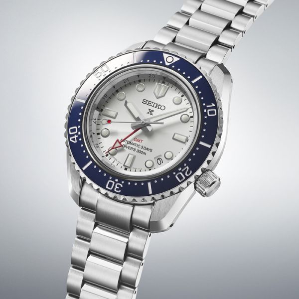 Montre Seiko Prospex SPB519J1 GMT Diver's 300m Cadran Blanc Bracelet Acier