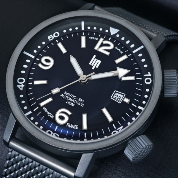Montre LIP Nautic-ski Automatique Cadran Noir Bracelet Acier