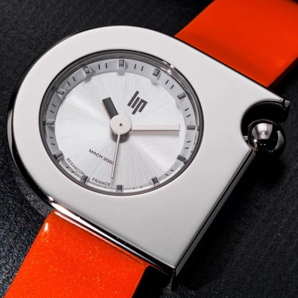 Montre LIP Mach 2000 Quartz Cadran Argenté Bracelet Cuir