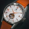 Montre LIP HimalayaAutomatique Cadran Blanc argenté Bracelet Cuir