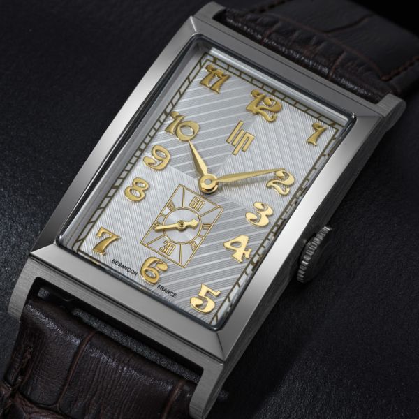 Montre LIP Churchill T24 Quartz Cadran Argenté Bracelet Cuir