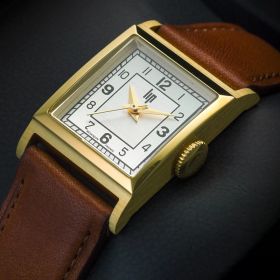 Montre LIP Churchill C18 Quartz Cadran Argenté Bracelet Cuir