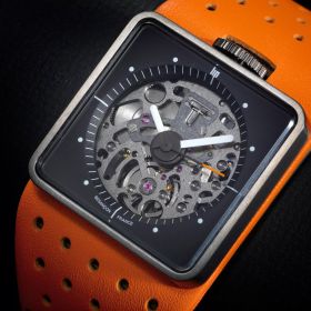 Montre LIP Big TV Automatique Cadran Noir Bracelet Cuir Orange