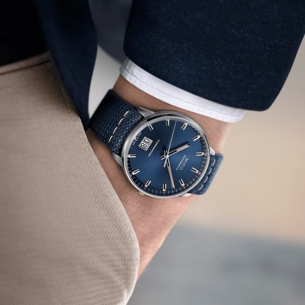 Montre Mido Commander Big Date 42mm Cadran Bleu Bracelet Tissu Bleu
