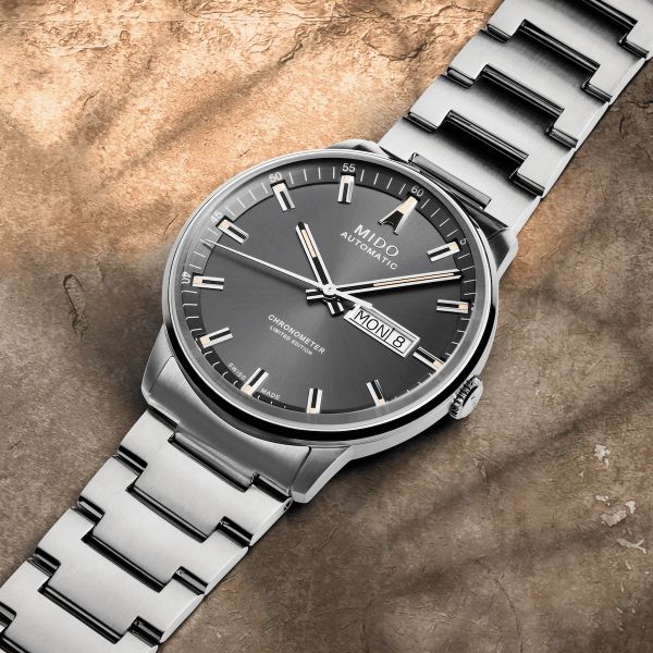 Montre Mido Commander IBA 40mm Cadran Anthracite Bracelet Acier inoxydable Gris