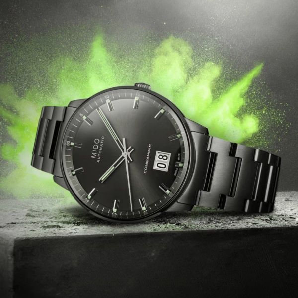 Montre Mido Commander Big Date 42mm Cadran Anthracite Bracelet Acier inoxydable Gris