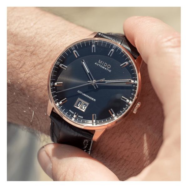 Montre Mido Commander Big Date 42mm Cadran Noir Bracelet Cuir Noir