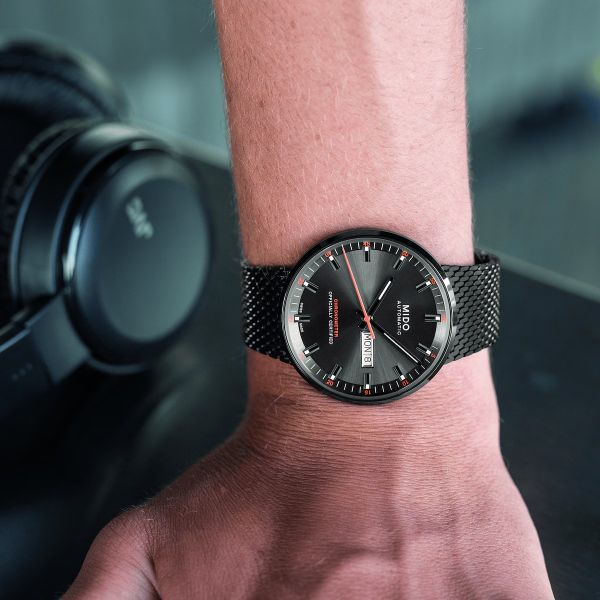 Montre Mido Commander Icône 42mm Cadran Anthracite Bracelet Acier inoxydable Noir