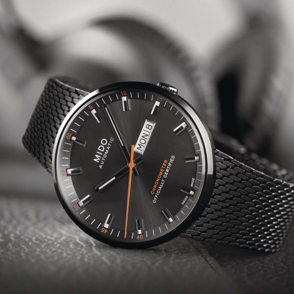 Montre Mido Commander Icône 42mm Cadran Anthracite Bracelet Acier inoxydable Noir