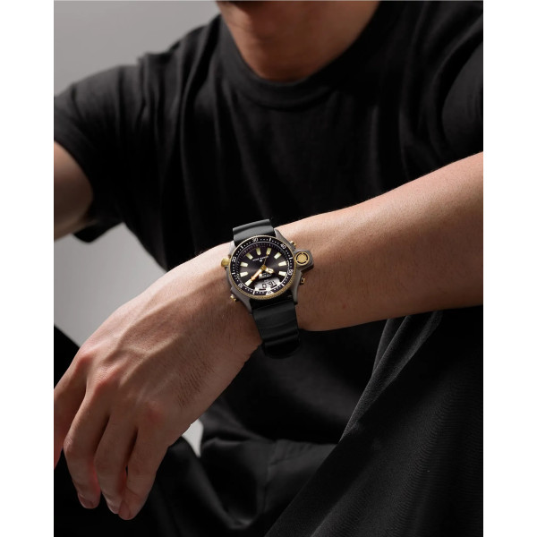 Montre Citizen Aqualand 200m Quartz 40th AnniversaryCadran Noir Bracelet Caoutchouc