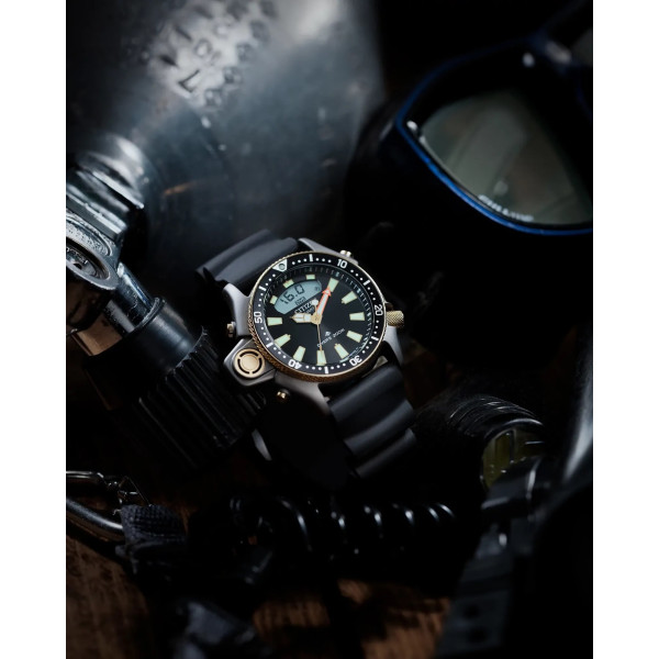 Montre Citizen Aqualand 200m Quartz 40th AnniversaryCadran Noir Bracelet Caoutchouc