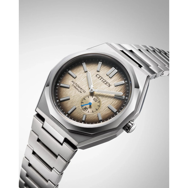 Montre Citizen Zenshin Super Titanium Mechanical Cadran Doré Bracelet Titane
