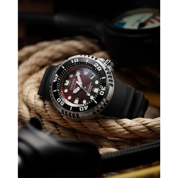 Montre Citizen Promaster Marine E365 Cadran Rouge Bracelet Caoutchouc