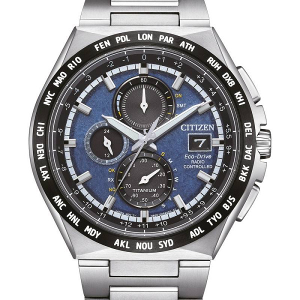 Montre Citizen Radio Control Super Titanium Cadran Bleu Bracelet Metal