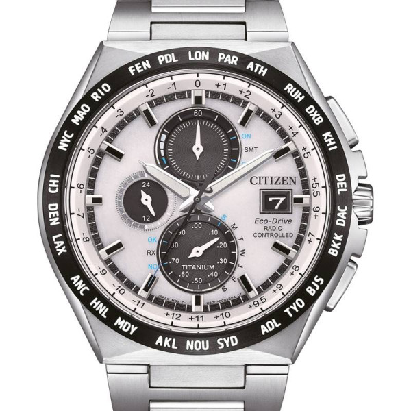 Montre Citizen Radio Control Super Titanium Cadran Blanc Bracelet Metal