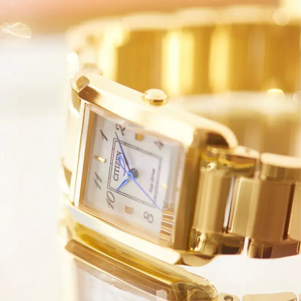 Montre Citizen Ladies Square - Eco-drive Cadran Blanc Bracelet Acier Inoxydable