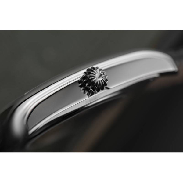 Montre Frederique Constant Classics Carree Automatic Automatique Cadran Argent Bracelet Cuir de veau