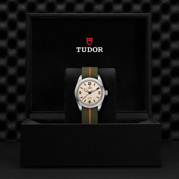 MONTRE TUDOR RANGER CADRAN SABLE BRACELET TISSU