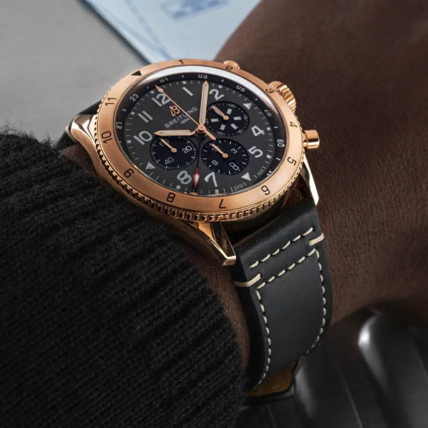 Montre Breitling Super AVI B04 Chronograph GMT 46 P-51 Mustang