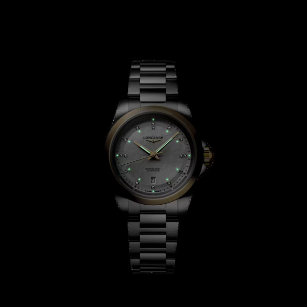 Montre Longines Conquest 30 mm Automatique Cadran Nacre blanche Bracelet Acier