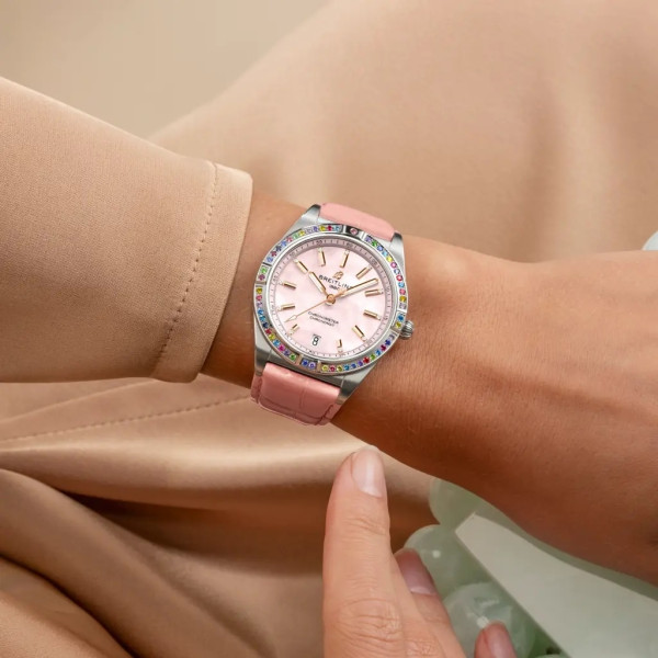 Montre Breitling Chronomat Automatic 36 South Sea Cadran Nacre Rose Bracelet Cuir d’alligator rose