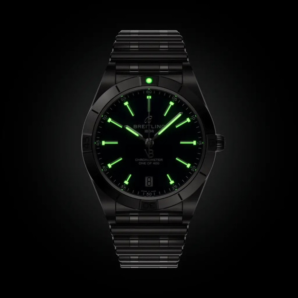 Montre Breitling Chronomat Automatic 36 Victoria Beckham Cadran Bleu Nuit Bracelet Acier inoxydable