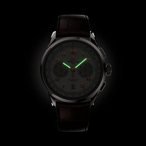 Montre Breitling Premier B01 Chronograph 42 Cadran Crème Bracelet Cuir d’alligator