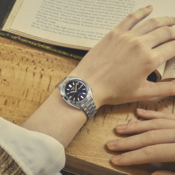 Montre Seiko 5 Sports SRE021K1 Automatique Cadran Bleu Bracelet Acier