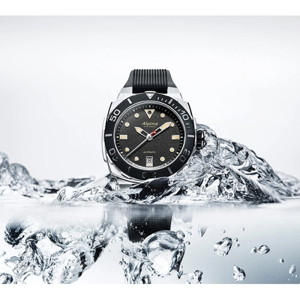 Montre Alpina Seastrong Diver Extreme Automatic Cadran Noir Bracelet Caoutchoux