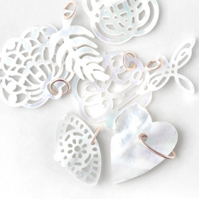 Pendentif Ginette NY White Mop Palm Charm Or Rose Nacre Blanche