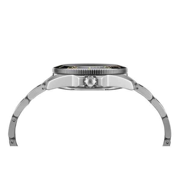 Montre Certina DS Action Diver 40.5mm Powermatic 80 Cadran Noir Bracelet Acier inoxydable