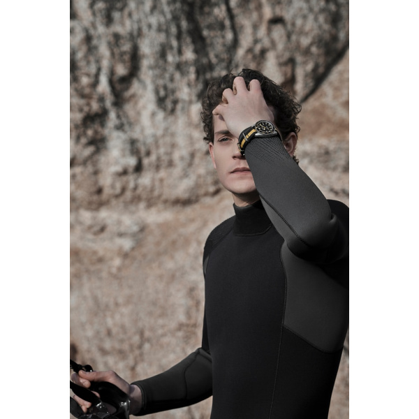 Montre Certina DS Action Diver 40.5mm Powermatic 80 Cadran Noir Bracelet NATO,Synthétique