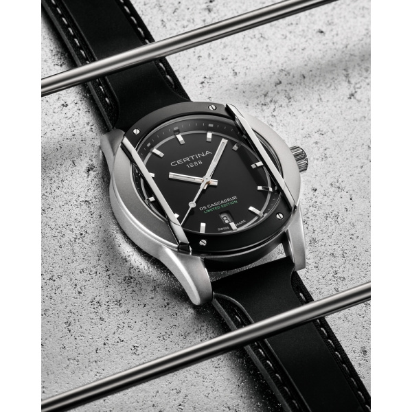 Montre Certina DS Cascadeur Cadran Noir Bracelet Caoutchouc