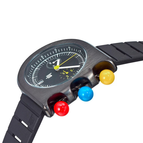 Montre LIP Mach 2000 Chronographe 42*40 mm Cadran noir Bracelet caoutchouc