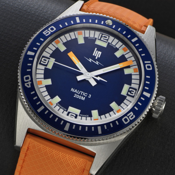 Montre LIP Nautic 3 Quartz 200 M 39 MM Cadran bleu Bracelet caoutchouc vulcanisé