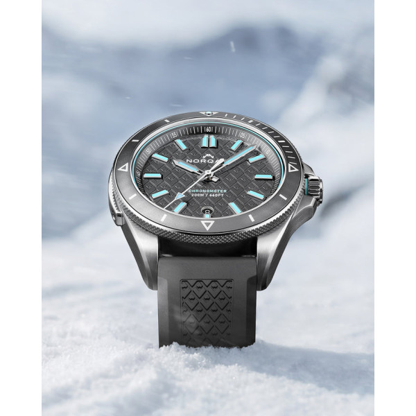 Montre Norqain Adventure 40mm Cadran Gris Bracelet Caoutchouc