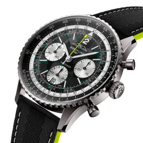 Montre Breitling Navitimer B01 Chronograph 43 Aston Martin Aramco Formula One Team Cadran carbone Bracelet Cuir de veau