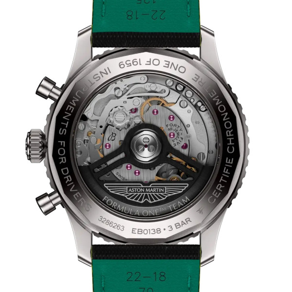 Montre Breitling Navitimer B01 Chronograph 43 Aston Martin Aramco Formula One Team Cadran carbone Bracelet Cuir de veau