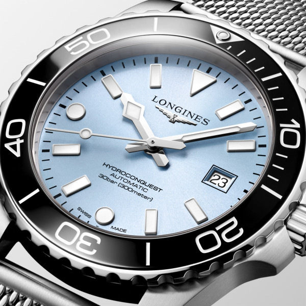 Montre Longines Hydroconquest 42 mm Automatique Cadran Bleu givré soleillé Bracelet Acier Maille Milanaise