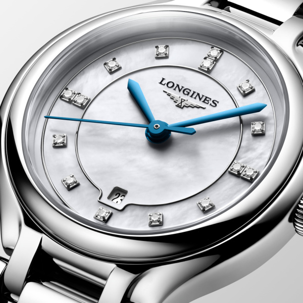 Montre Longines Longines primaluna 30 mm Quartz Cadran Nacre blanche Bracelet Acier