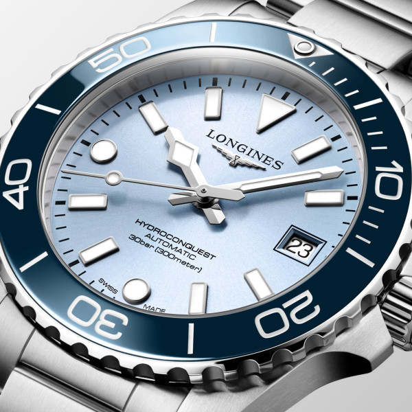 Montre Longines Hydroconquest 39 mm Automatique Cadran Bleu givré soleillé Bracelet Acier Maille Milanaise