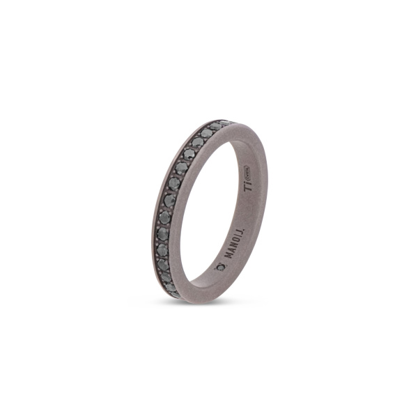 Bague pour homme Mano J en titane avec anneau plat et diamants noirs