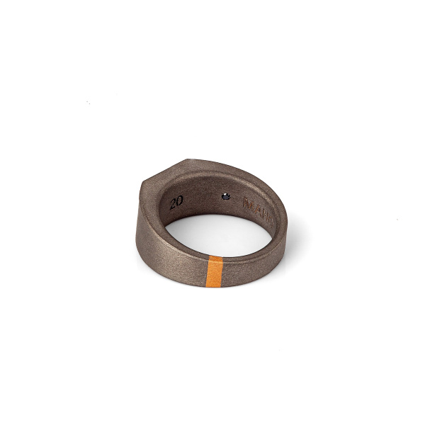 Bague pour homme Mano J en titane, or rouge et pavée de 25 diamants noirs